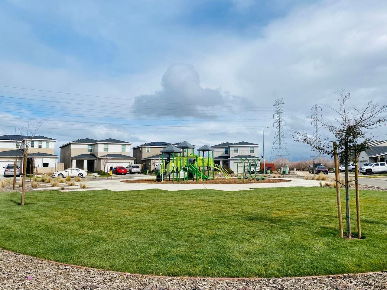 2455 Robledo Way - Photo 5 of 24