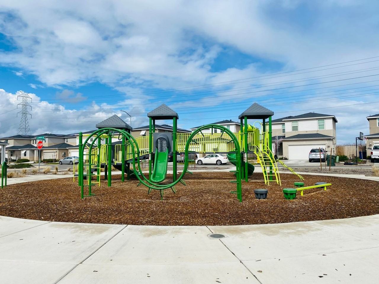 2455 Robledo Way - Photo 7 of 24