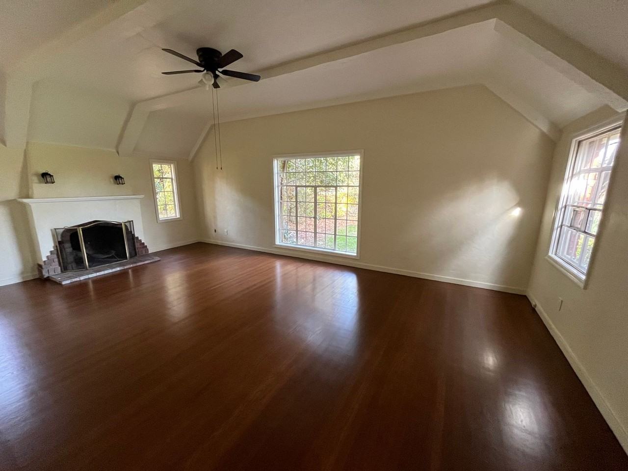 7844 Hamel Ln - Photo 2 of 19