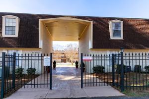 featured image of 325 S Center St