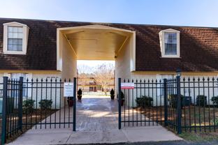 Courtyard Off The Square Apartments - Photo 1 of 1
