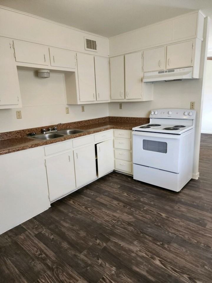 309 Sunset Ln #G - Photo 4 of 7