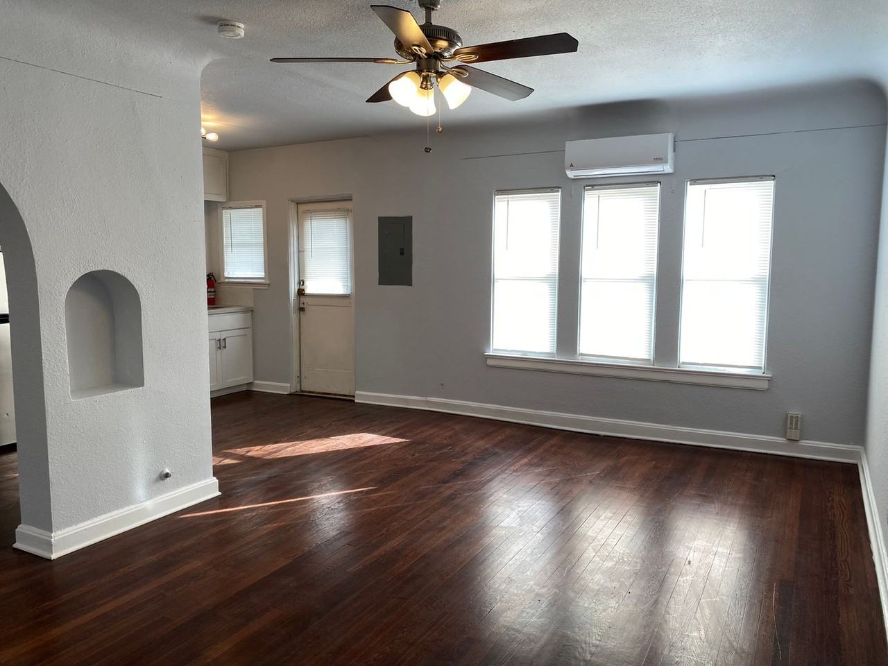 152 Harrigan Ct - Photo 3 of 8