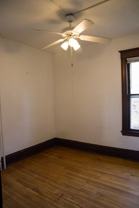 1309-HEN - Photo 1 of 1