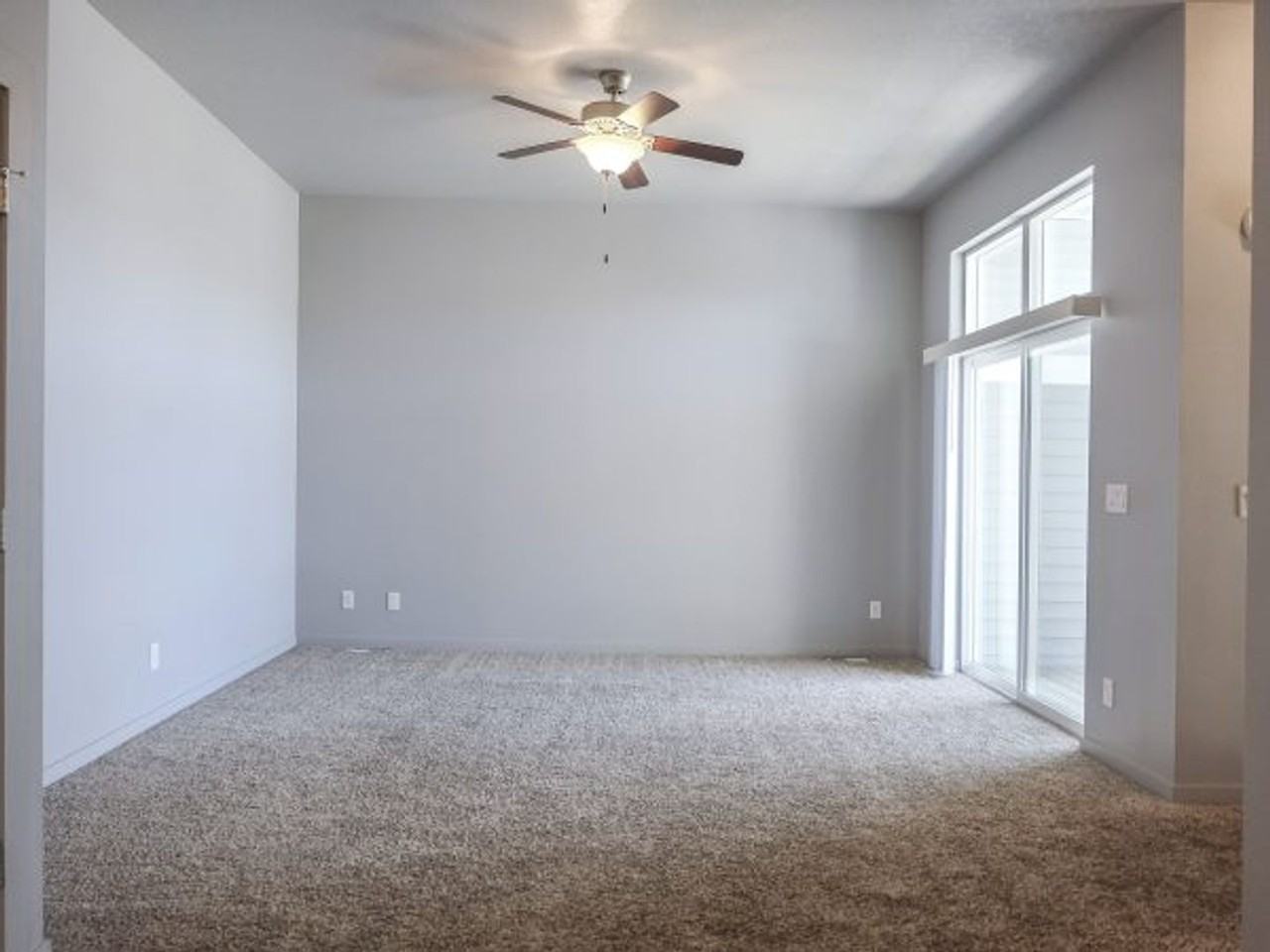 Ledgestone Townhomes - Photo 6 of 16