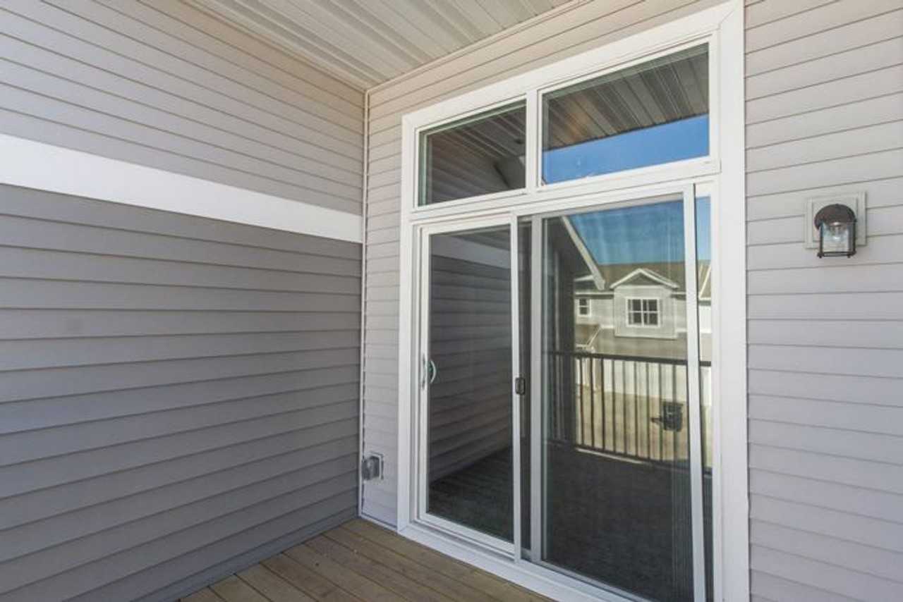 Ledgestone Townhomes - Photo 7 of 16