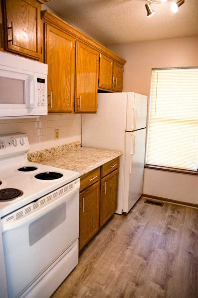 431 8th Ave Se - Photo 4 of 11