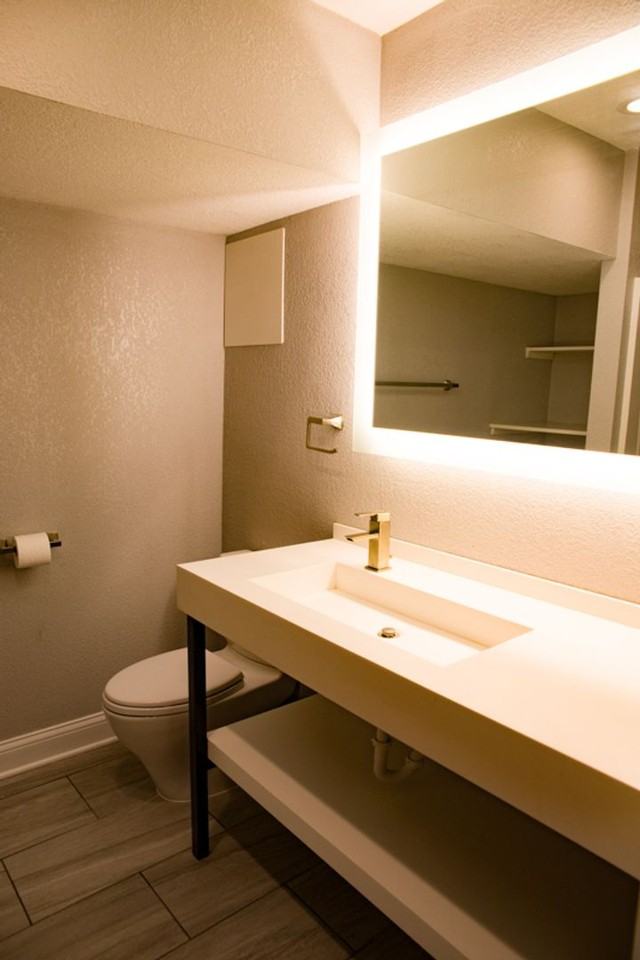 431 8th Ave Se - Photo 7 of 11