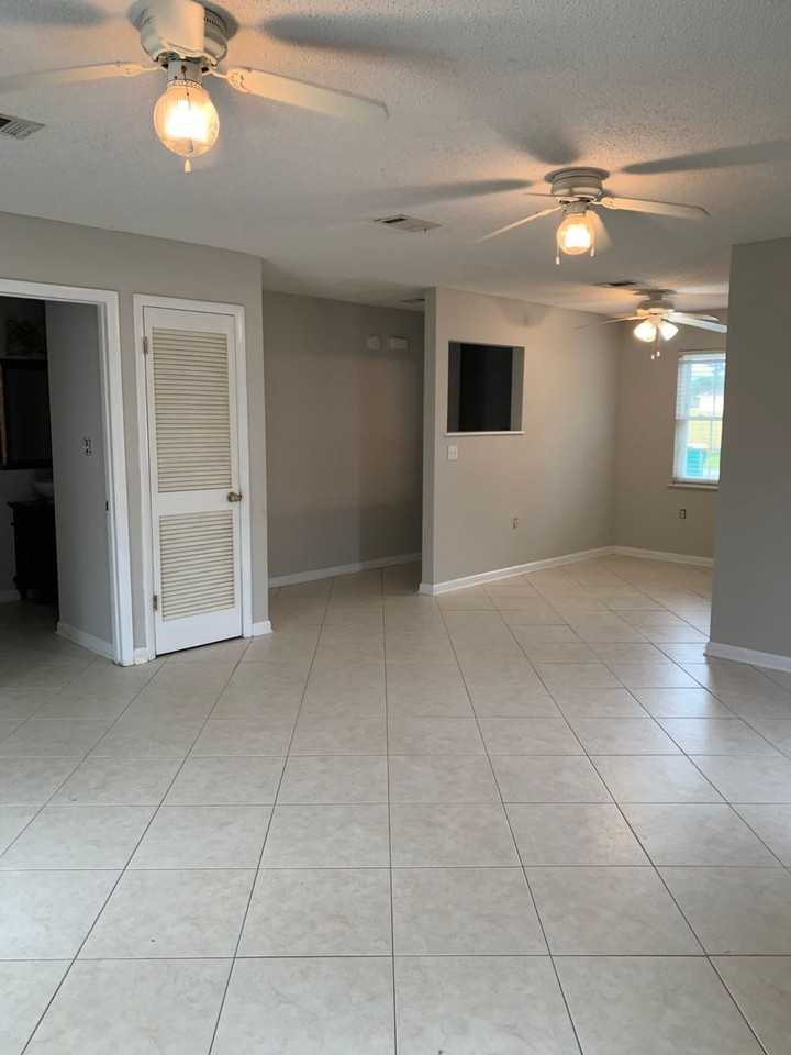 334 Harris St - Photo 2 of 17