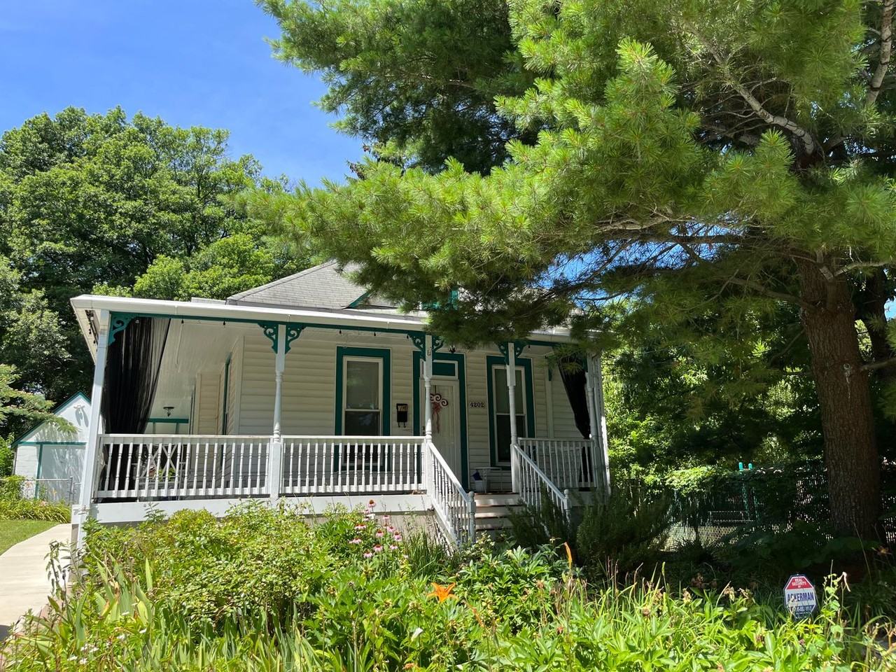 4202 30th St - Photo 2 of 26