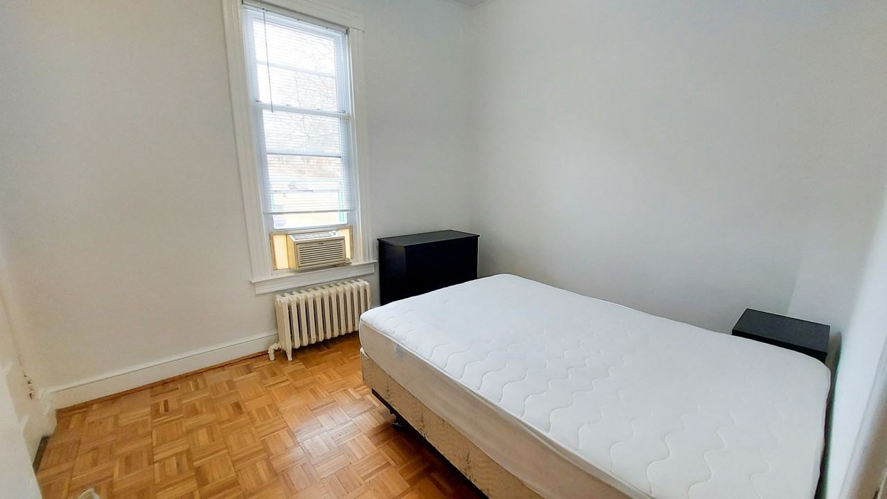 4202 30th St - Photo 6 of 26