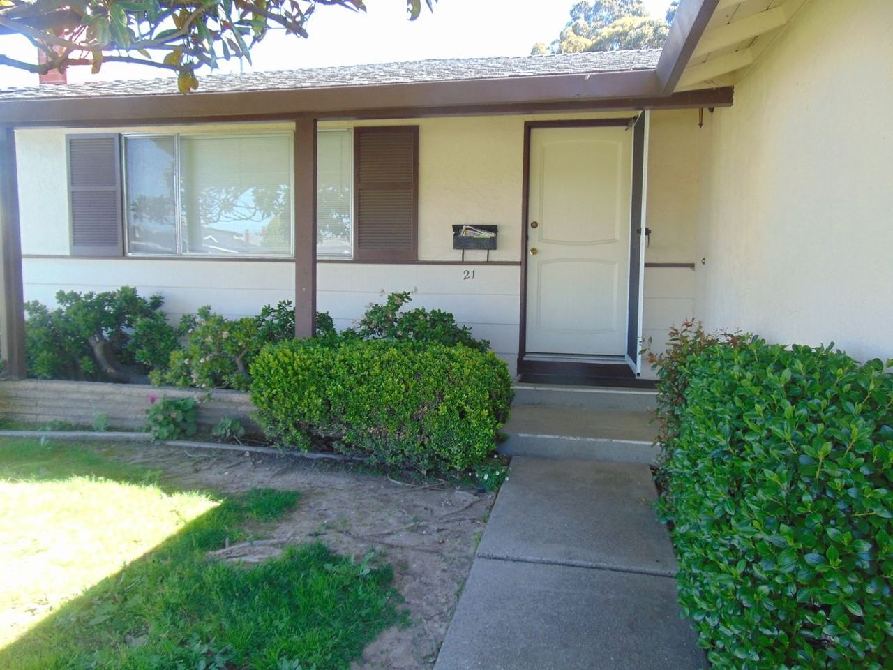 21 Oakmont Ct - Photo 3 of 15