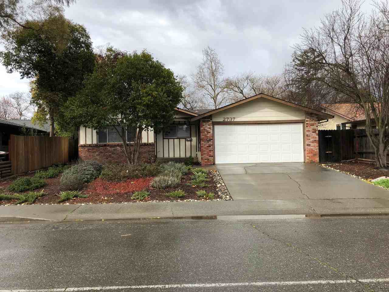 2737 Loyola Dr - Photo 3 of 12