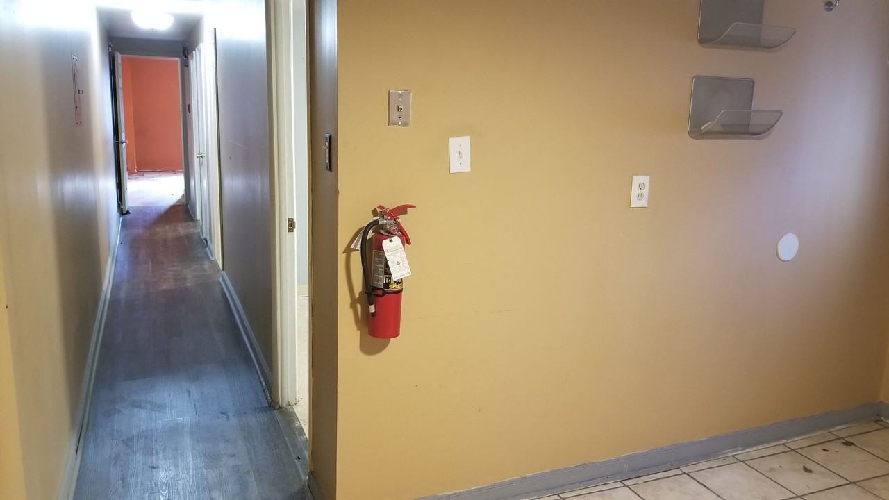 5439 Whitby Ave. - Photo 3 of 8