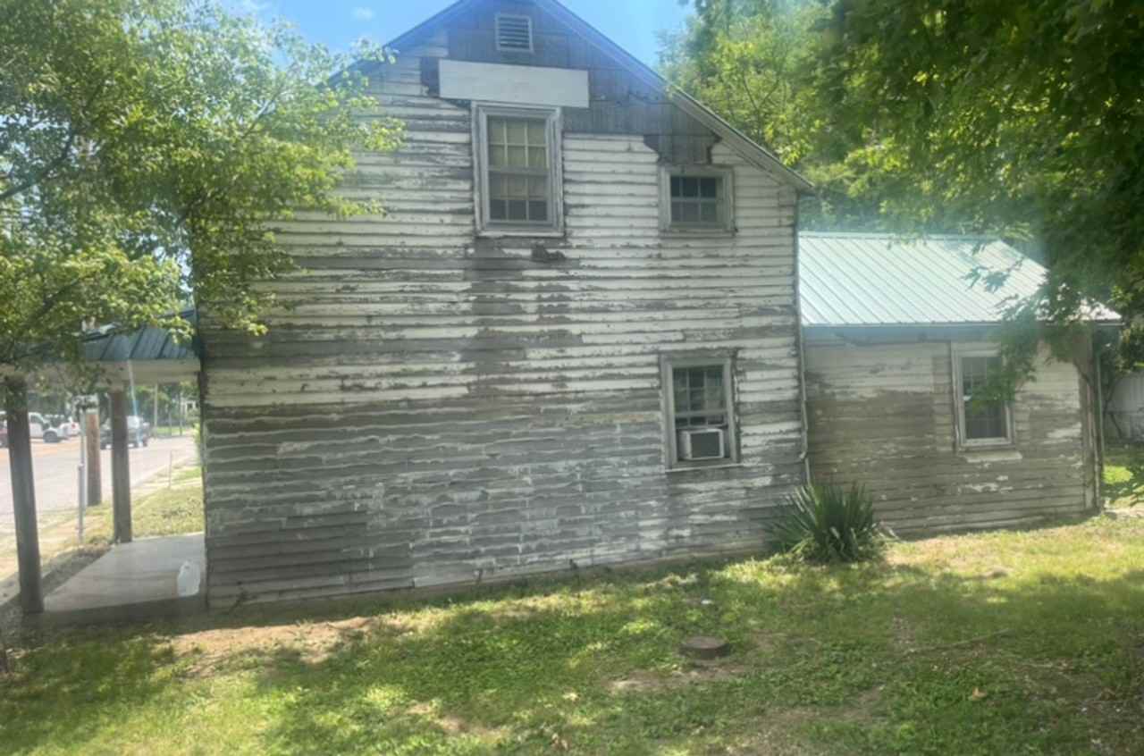 804 Market St - Photo 5 of 30