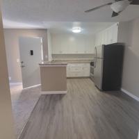 featured image of 652 Moss St