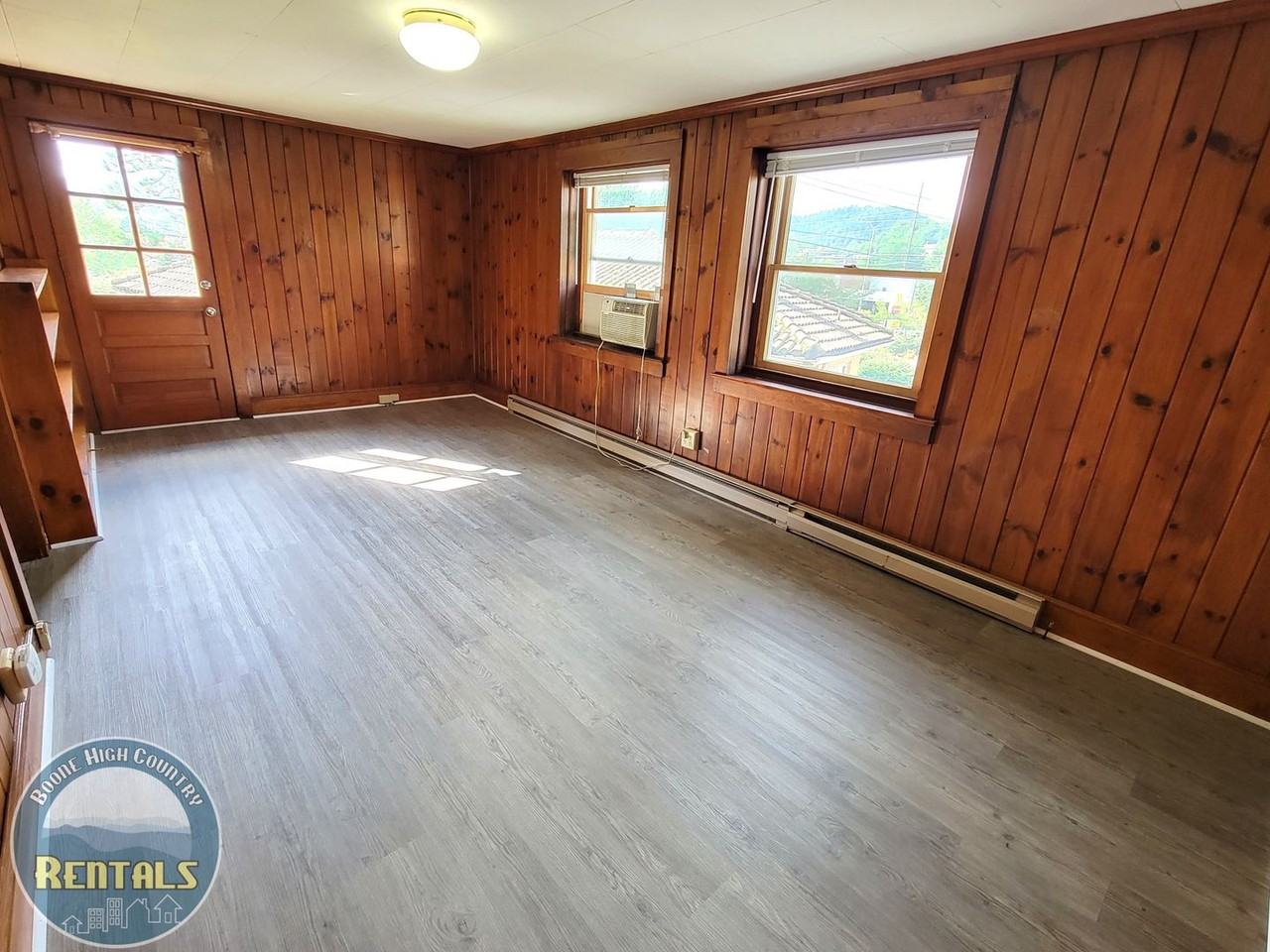 915 Blowing Rock Rd - Photo 2 of 15