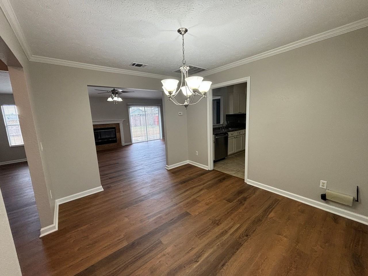 6802 Forsythe Dr - Photo 2 of 14
