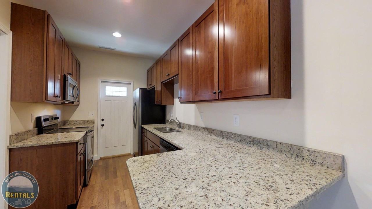 Forrest Edge - Photo 4 of 20