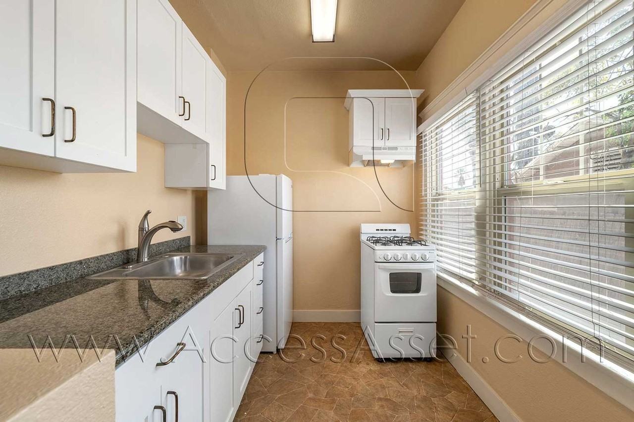 226 East Peck Street #1 - Photo 7 of 31