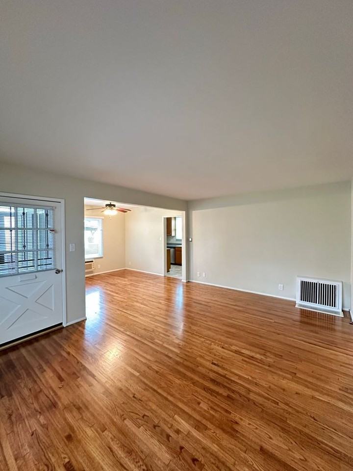 5138 Bixler Ave - Photo 3 of 14