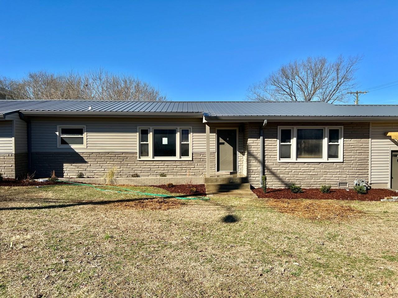 571 Stevenson St - Photo 2 of 25