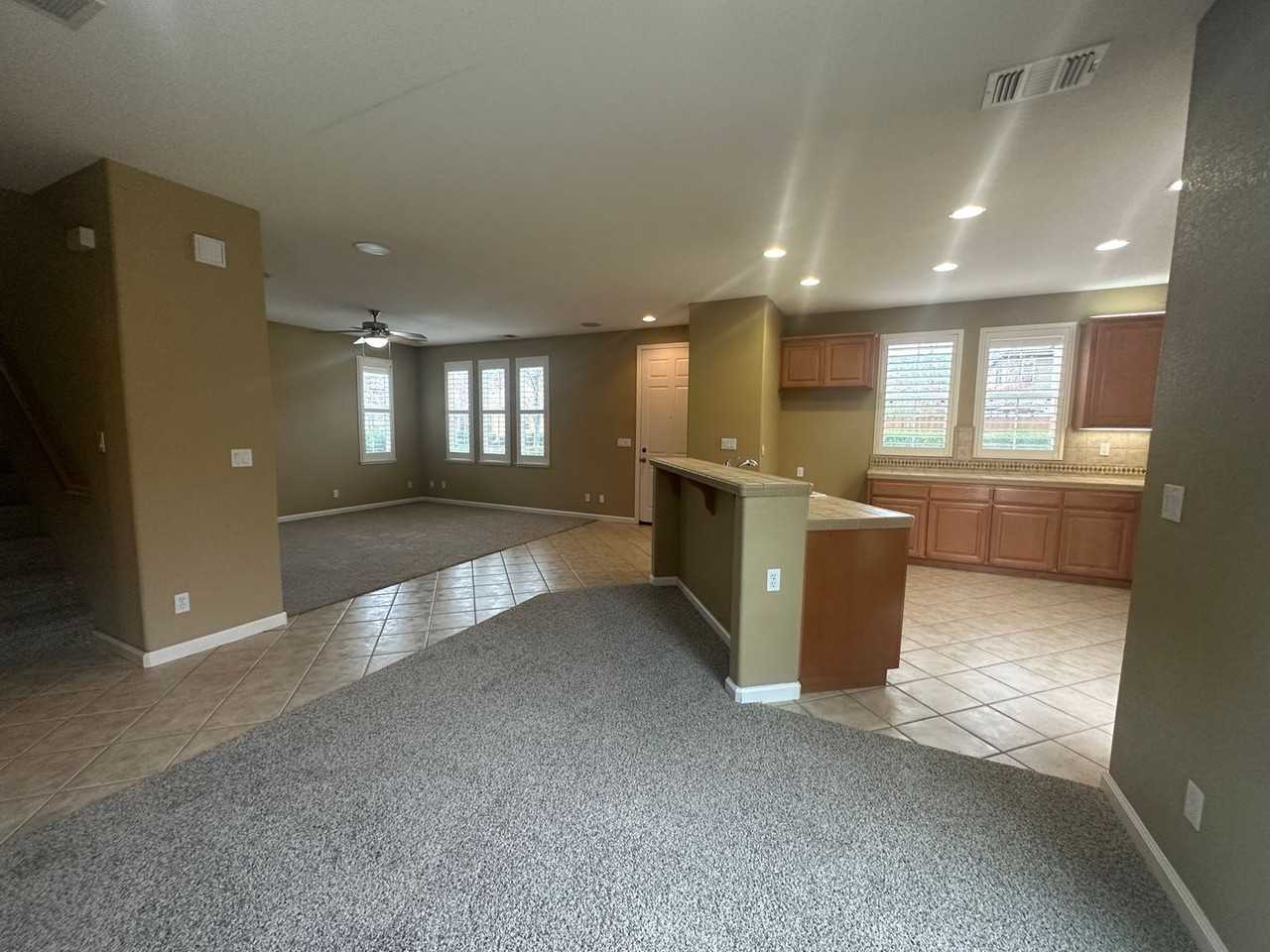 9339 Vintner Cir - Photo 3 of 36