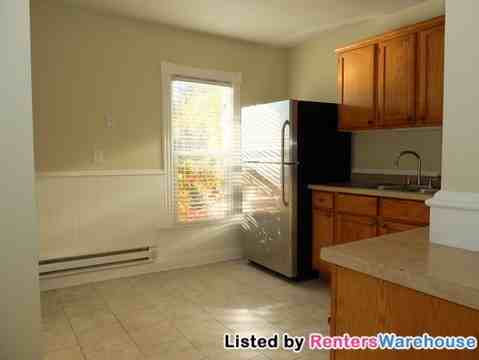 3030 Grand St NE - Photo 3 of 9