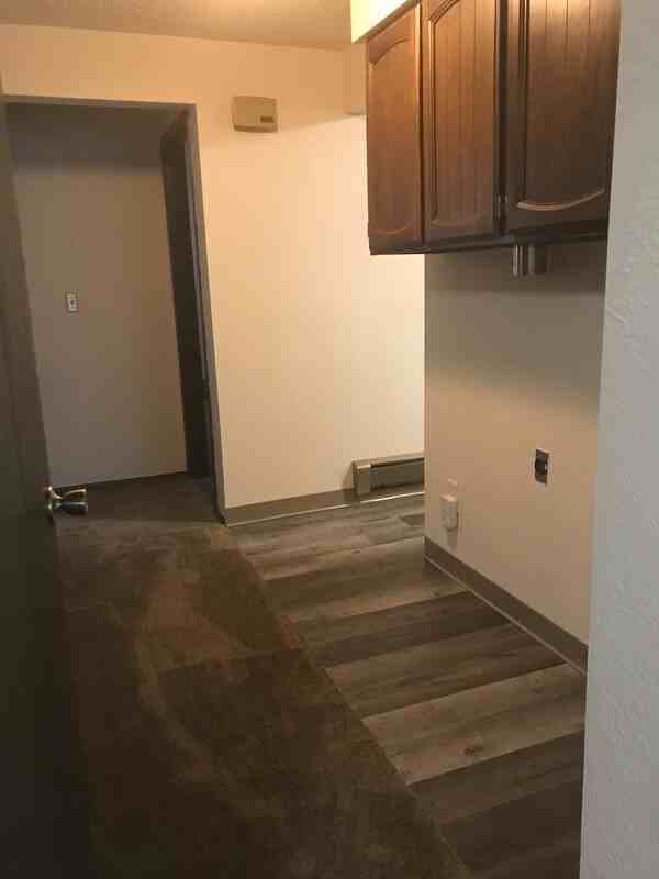 216 W 2nd Ave #E - Photo 4 of 11