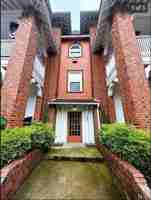 featured image of 807 N Sheppard St #5