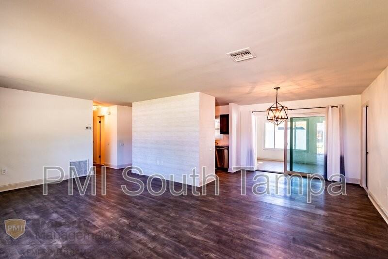 12174 83rd Ave - Photo 2 of 31