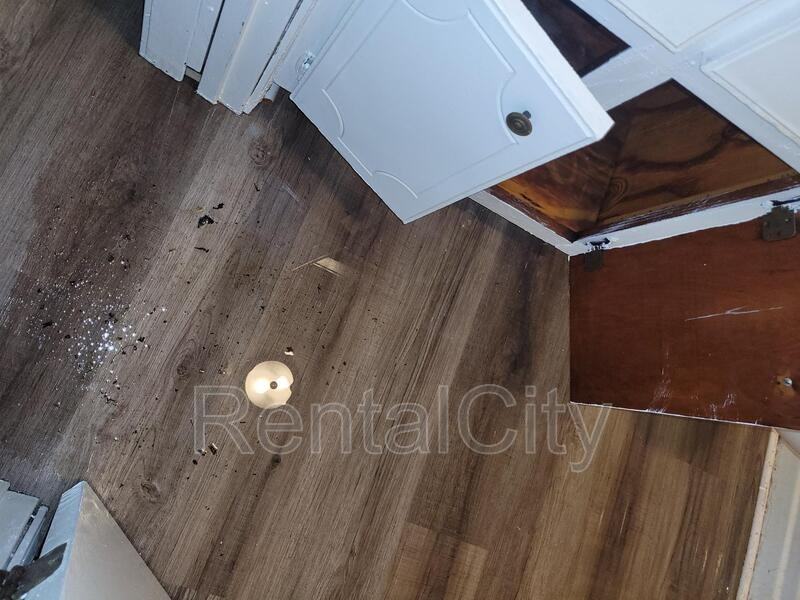 189 E South St - Photo 2 of 12