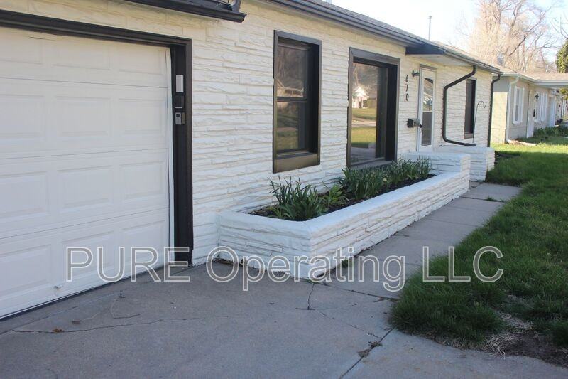 670 S 69th St - Photo 2 of 33