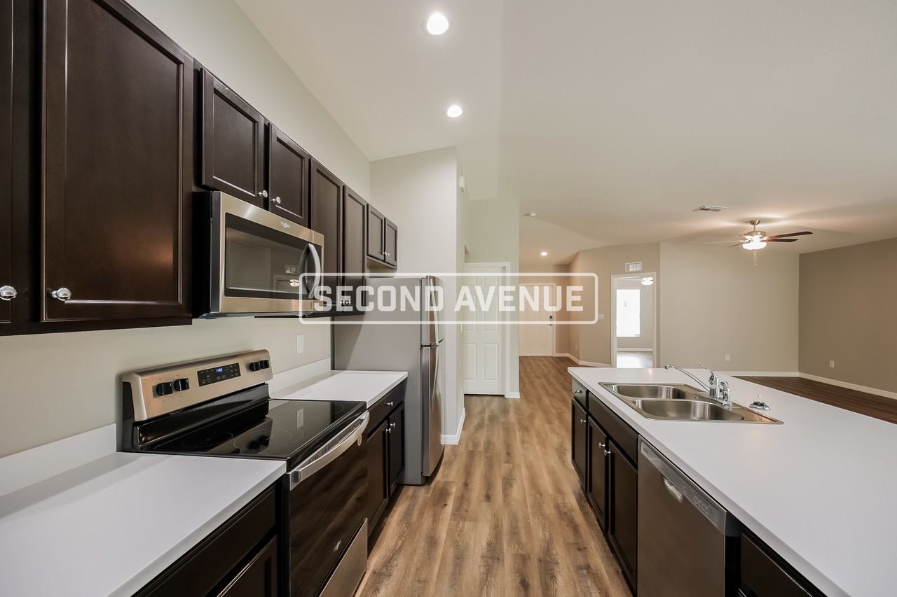 255 Danley St - Photo 2 of 19