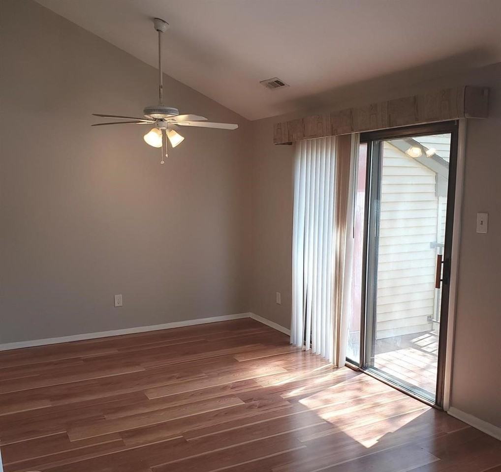 102 Cypress Point Cir #B - Photo 4 of 19