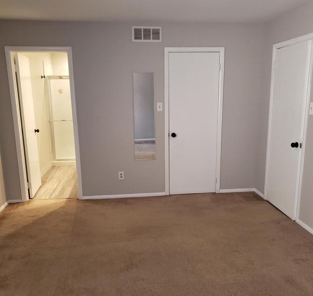 102 Cypress Point Cir #B - Photo 5 of 19