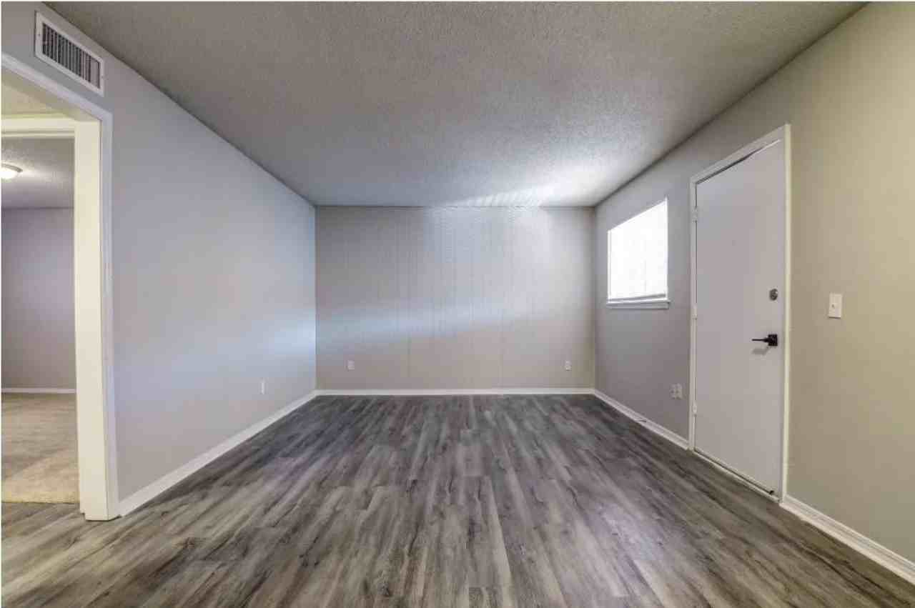 The Edge @23rd - Photo 5 of 50