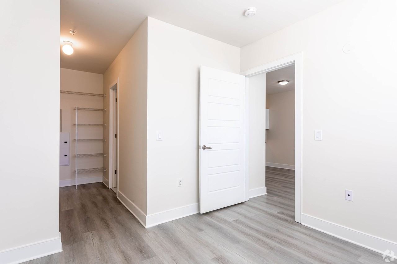 Meridia Park Avenue - Photo 5 of 21