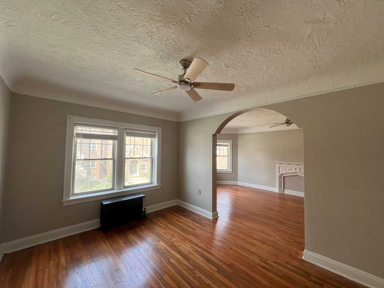Spacious Apartment for Rent in Edgewater! - Photo 3 of 8