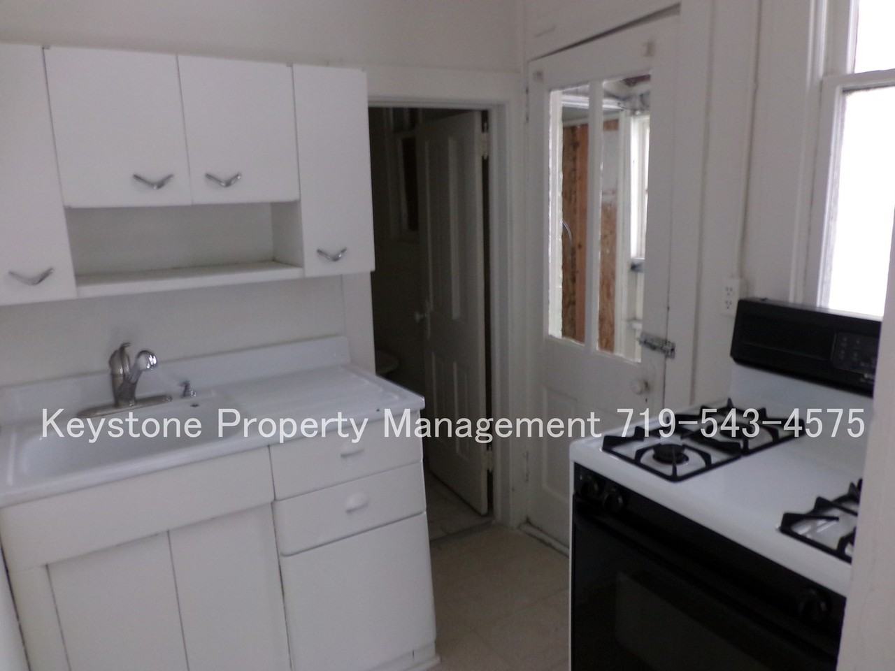 300 E 3rd St #2 - Photo 5 of 7