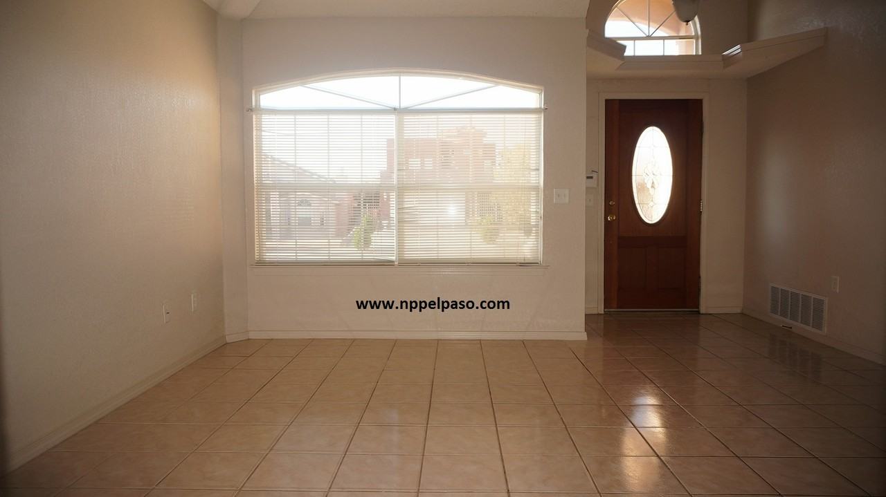 4433 Loma Clara Court - Photo 3 of 32