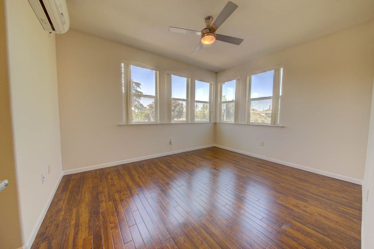 0037van - Photo 5 of 8