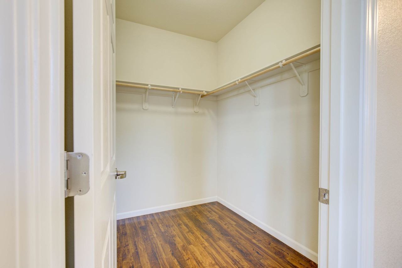 0037van - Photo 6 of 8