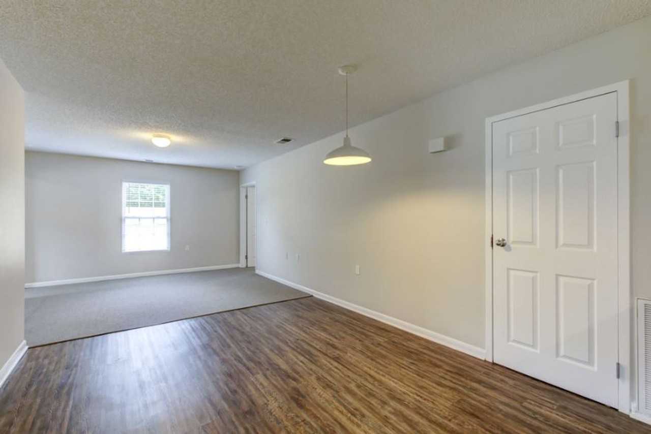 University Park Apartments - Photo 6 of 39