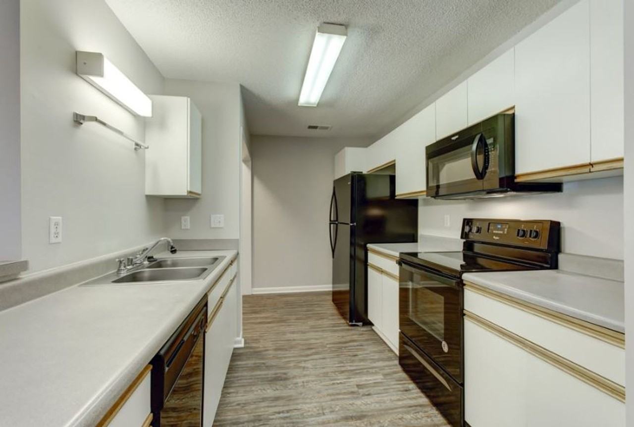University Park Apartments - Photo 4 of 39