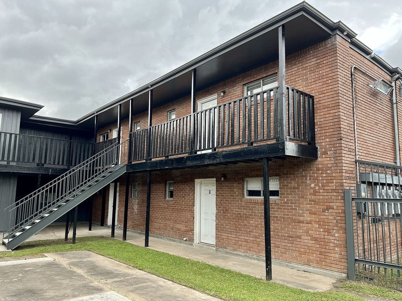 6518 Weston - Photo 3 of 12