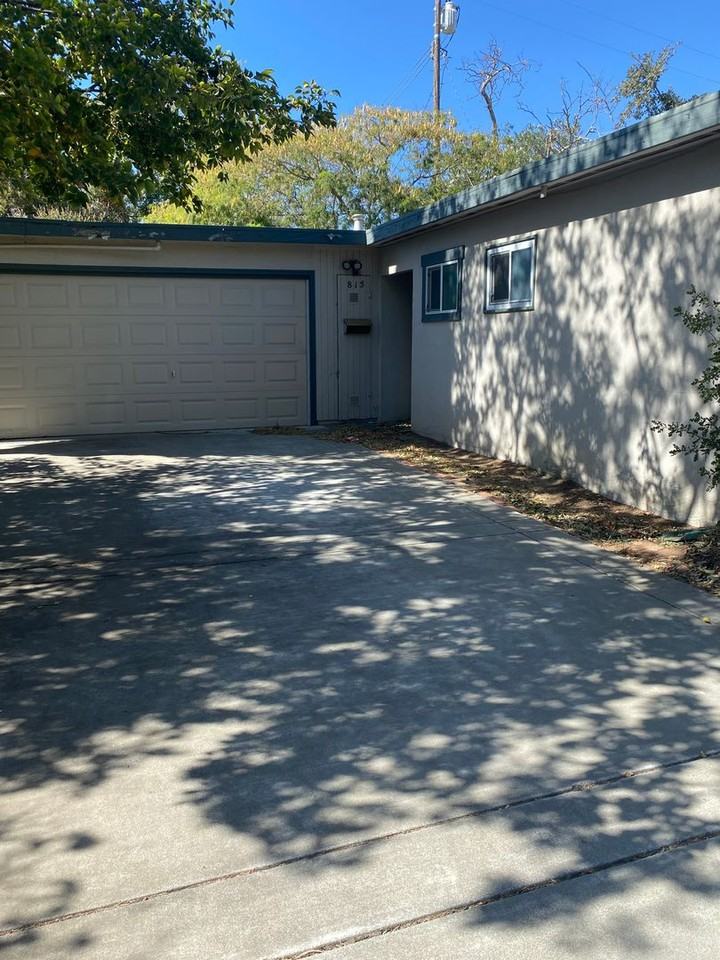 815 Chestnut Ln - Photo 2 of 22