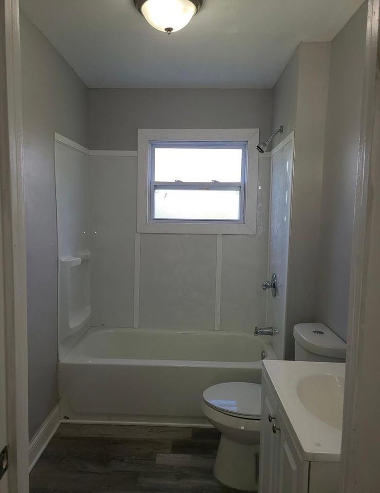 2833 E. 100th St. - Photo 2 of 8