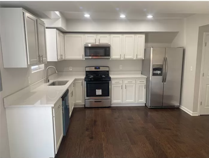3405 Reisterstown Rd - Photo 2 of 9