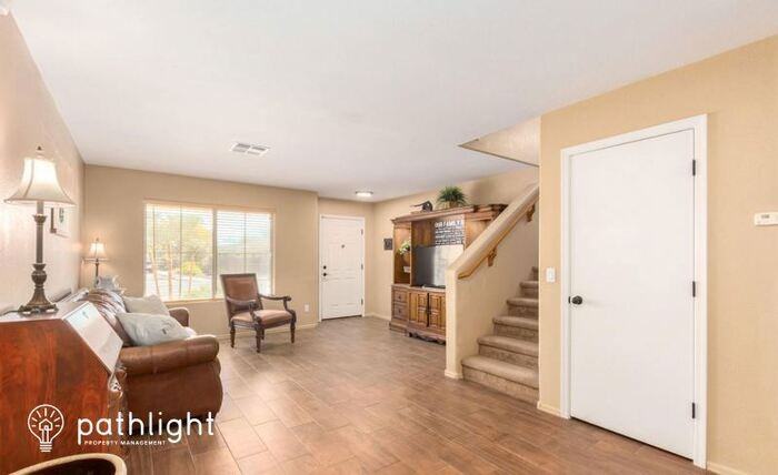 13185 W Clarendon Ave - Photo 3 of 13